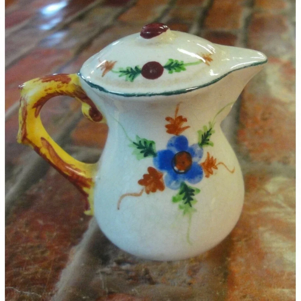Japan made vintage teapot shape flower‎  salt shaker tea party decoration
